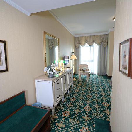 Habitat All Suites, Al Khobar Eksteriør billede Interior of the hotel