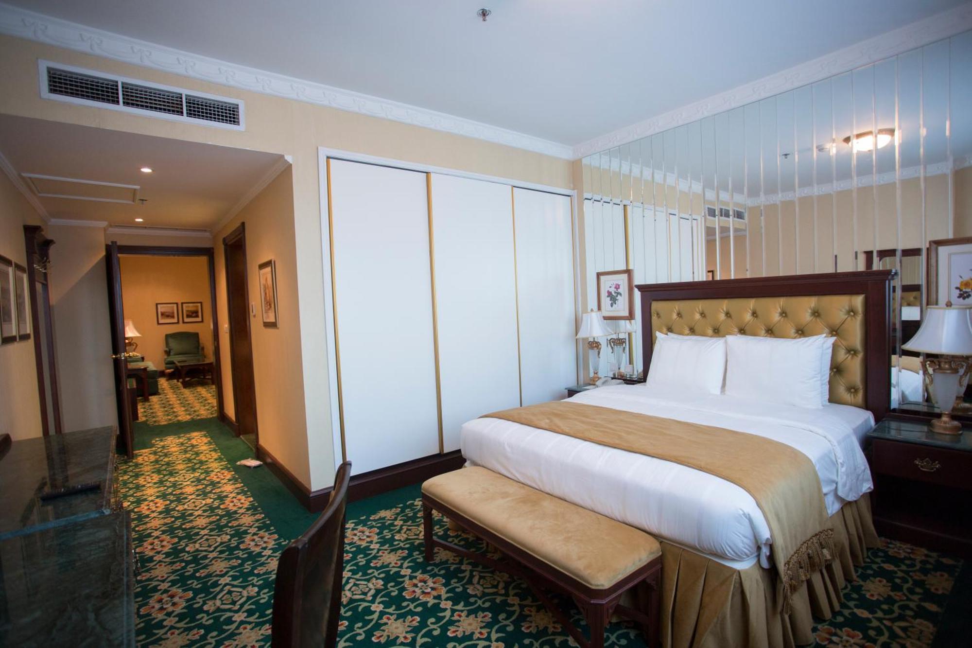 Habitat All Suites, Al Khobar Eksteriør billede A bedroom at the hotel