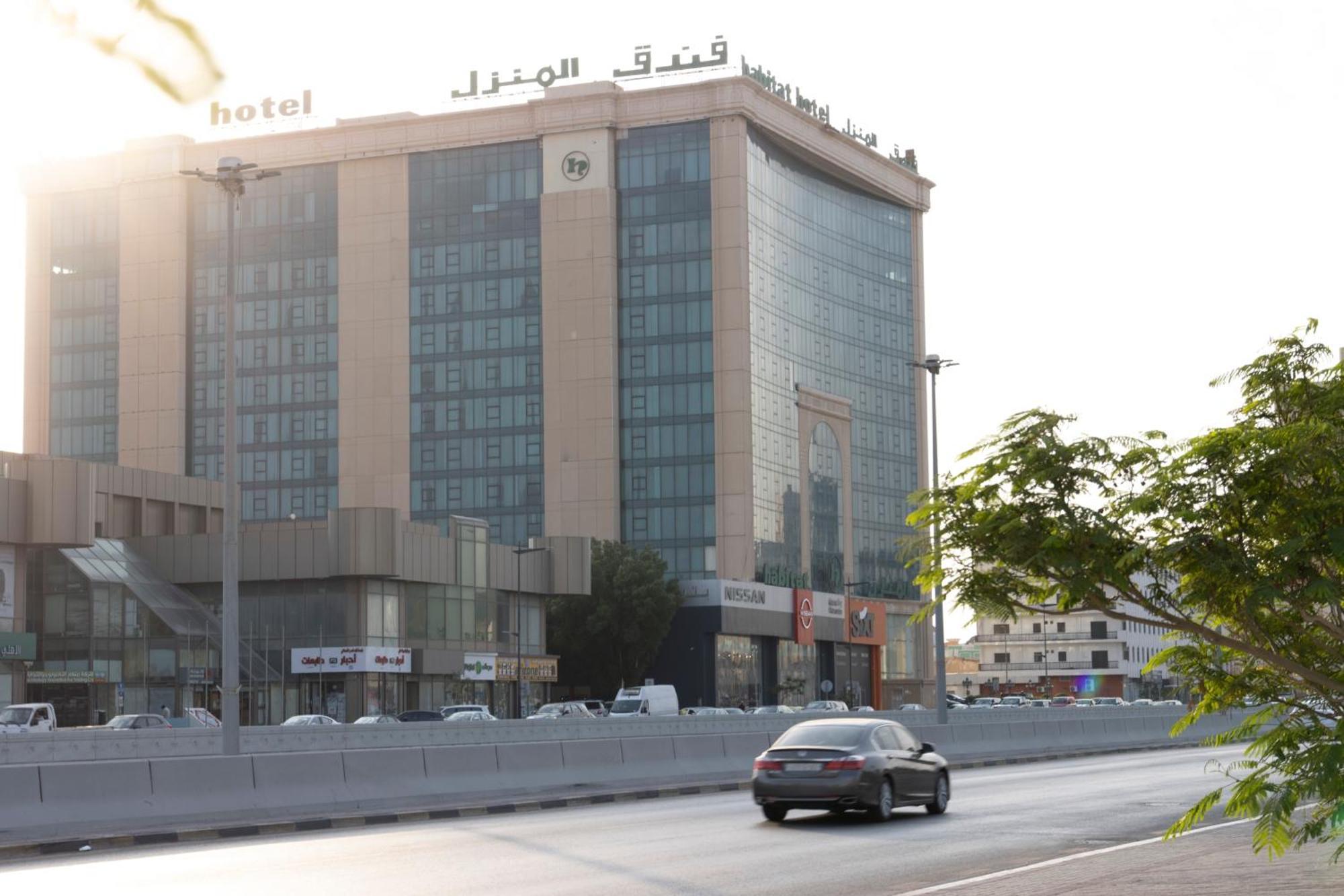 Habitat All Suites, Al Khobar Eksteriør billede The hotel in 2012