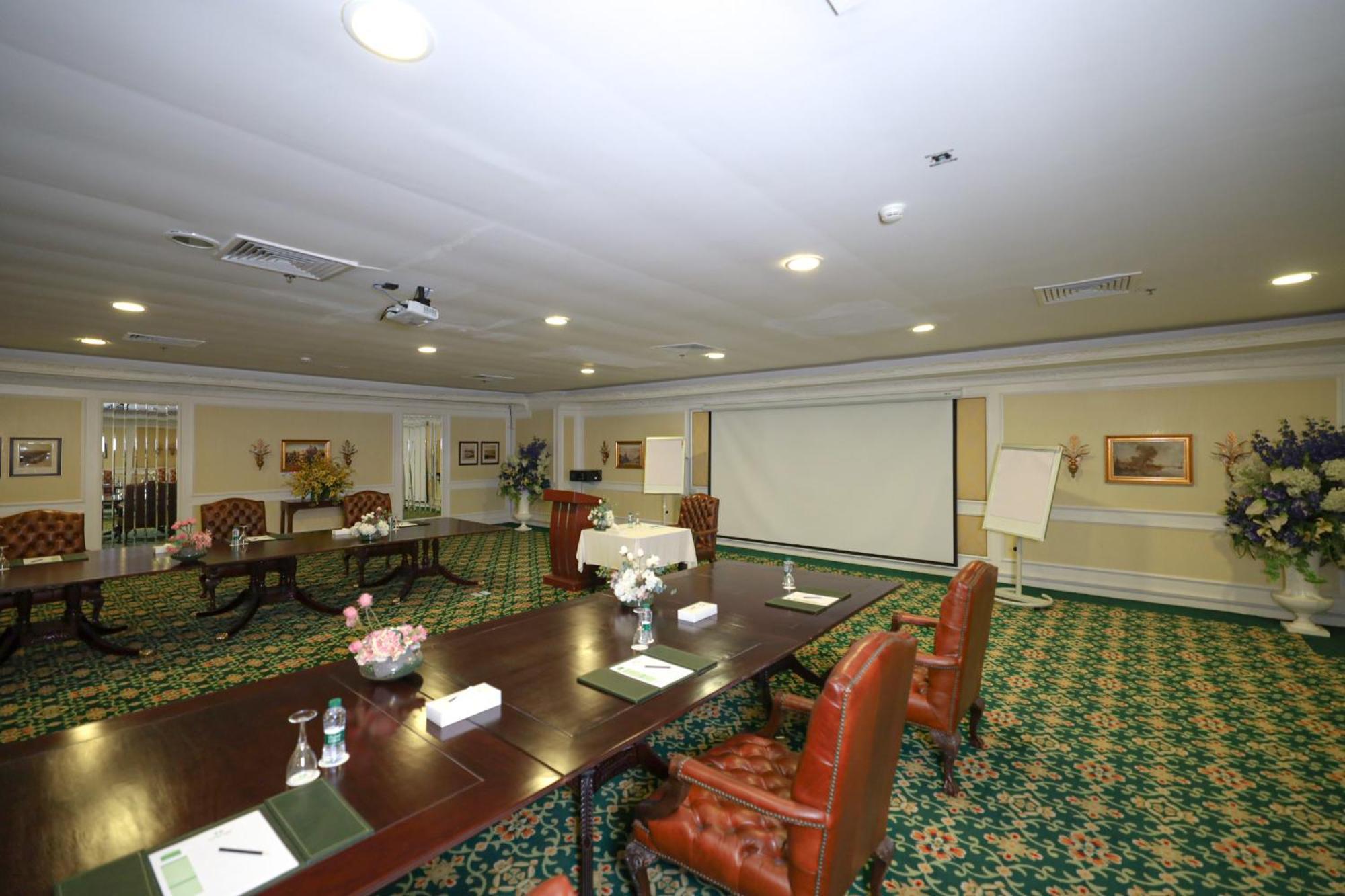 Habitat All Suites, Al Khobar Eksteriør billede The boardroom