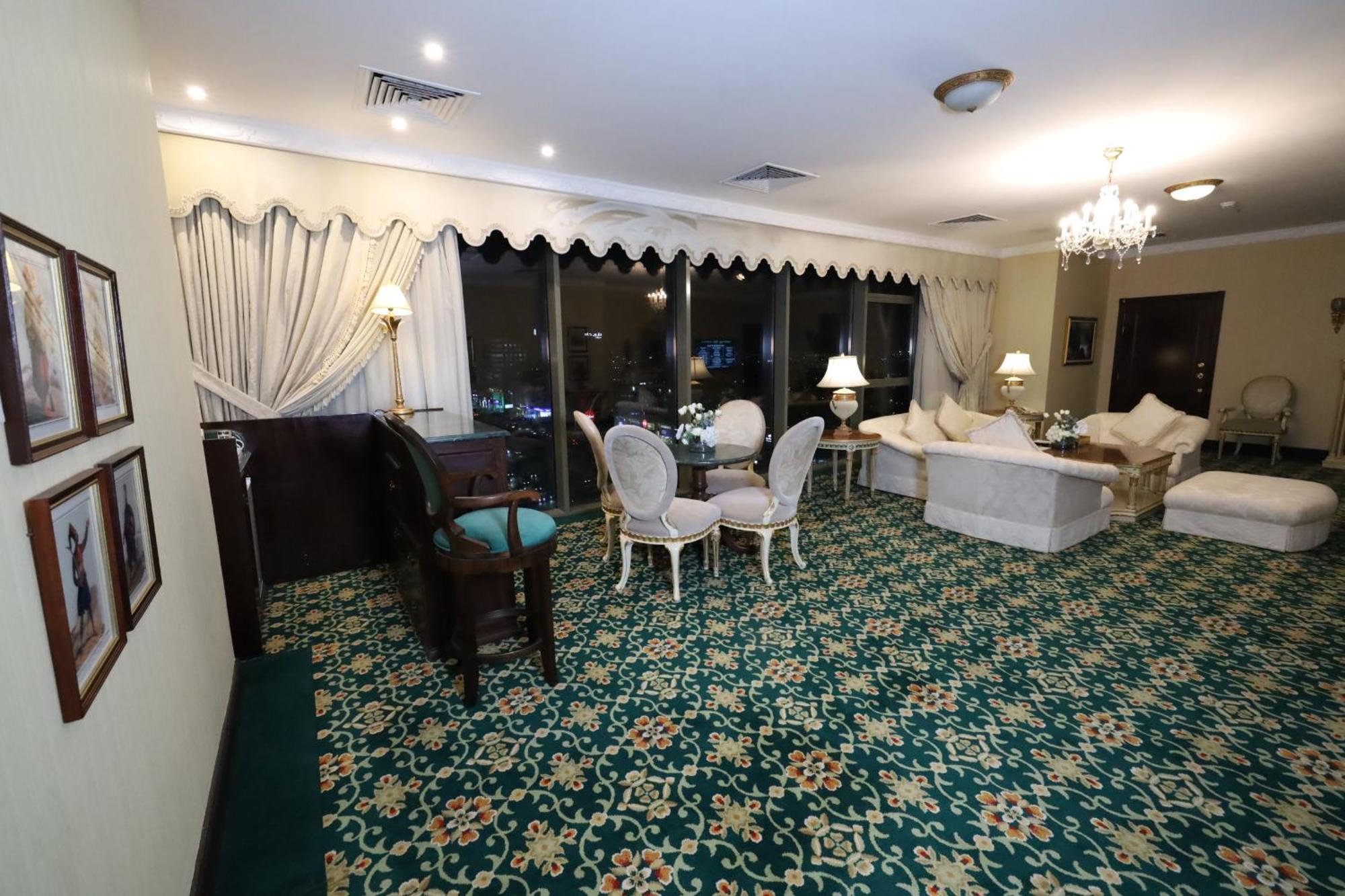 Habitat All Suites, Al Khobar Eksteriør billede A suite at the hotel