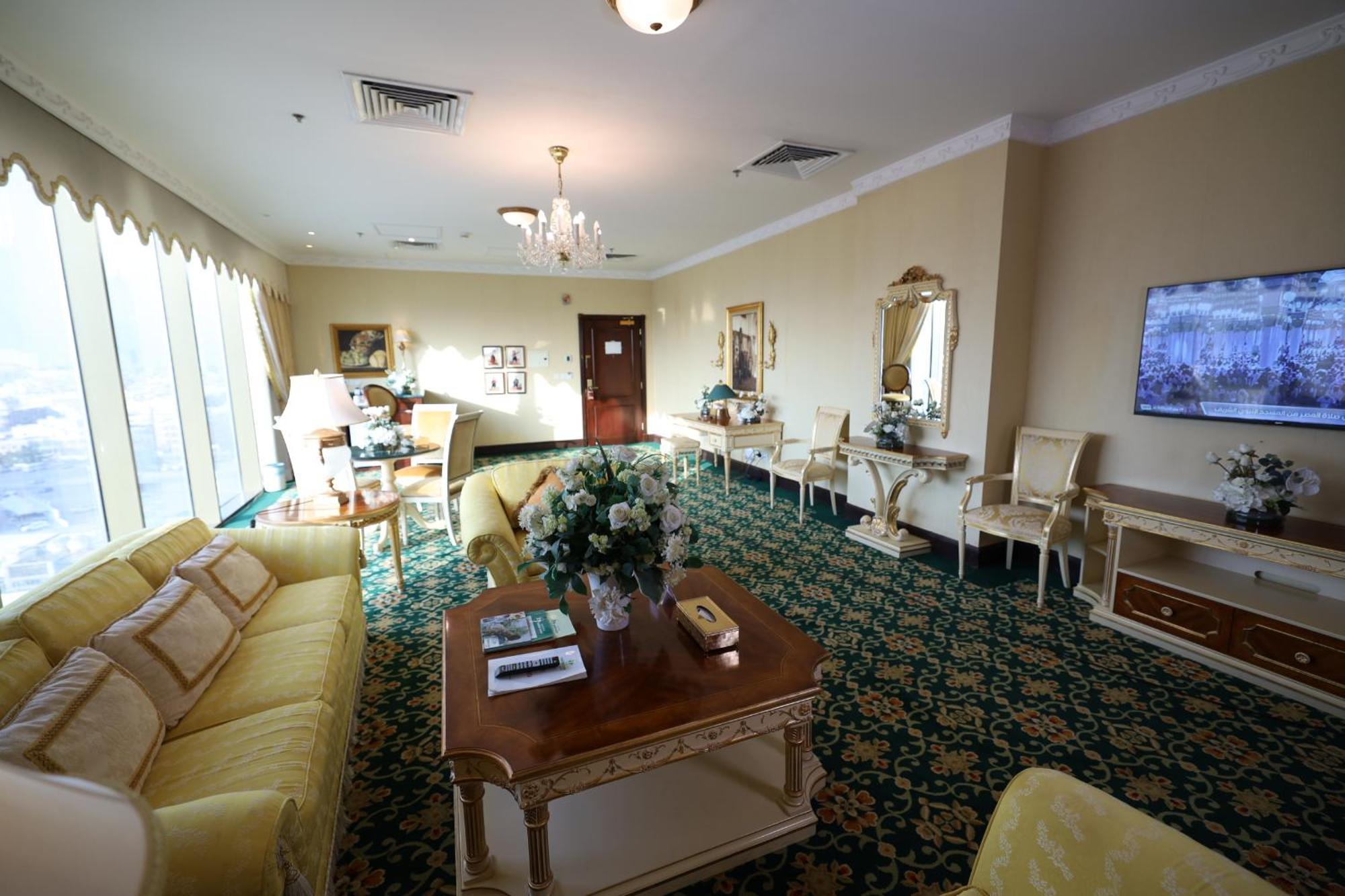 Habitat All Suites, Al Khobar Eksteriør billede The Green Room