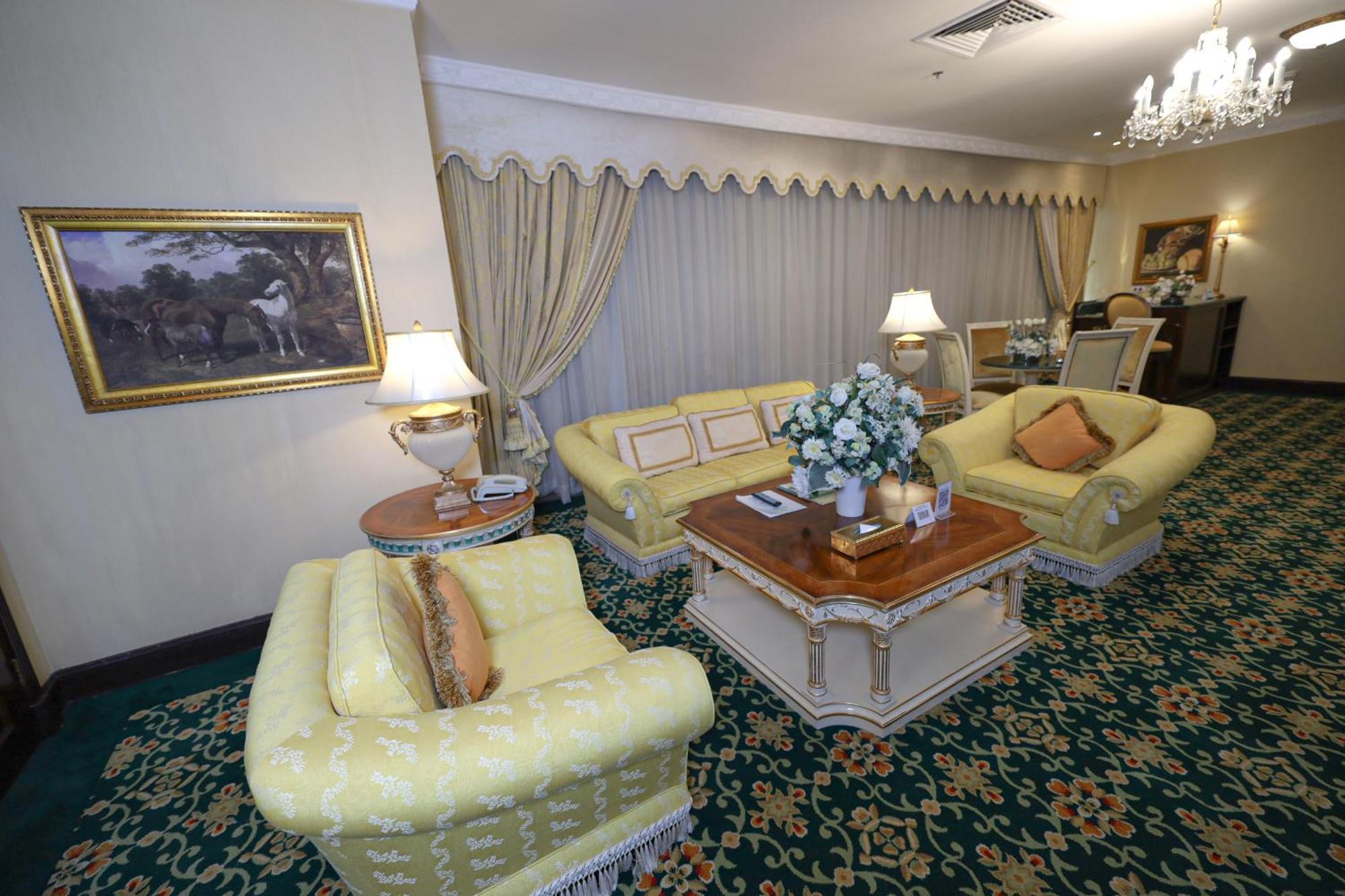 Habitat All Suites, Al Khobar Eksteriør billede Presidential Suite