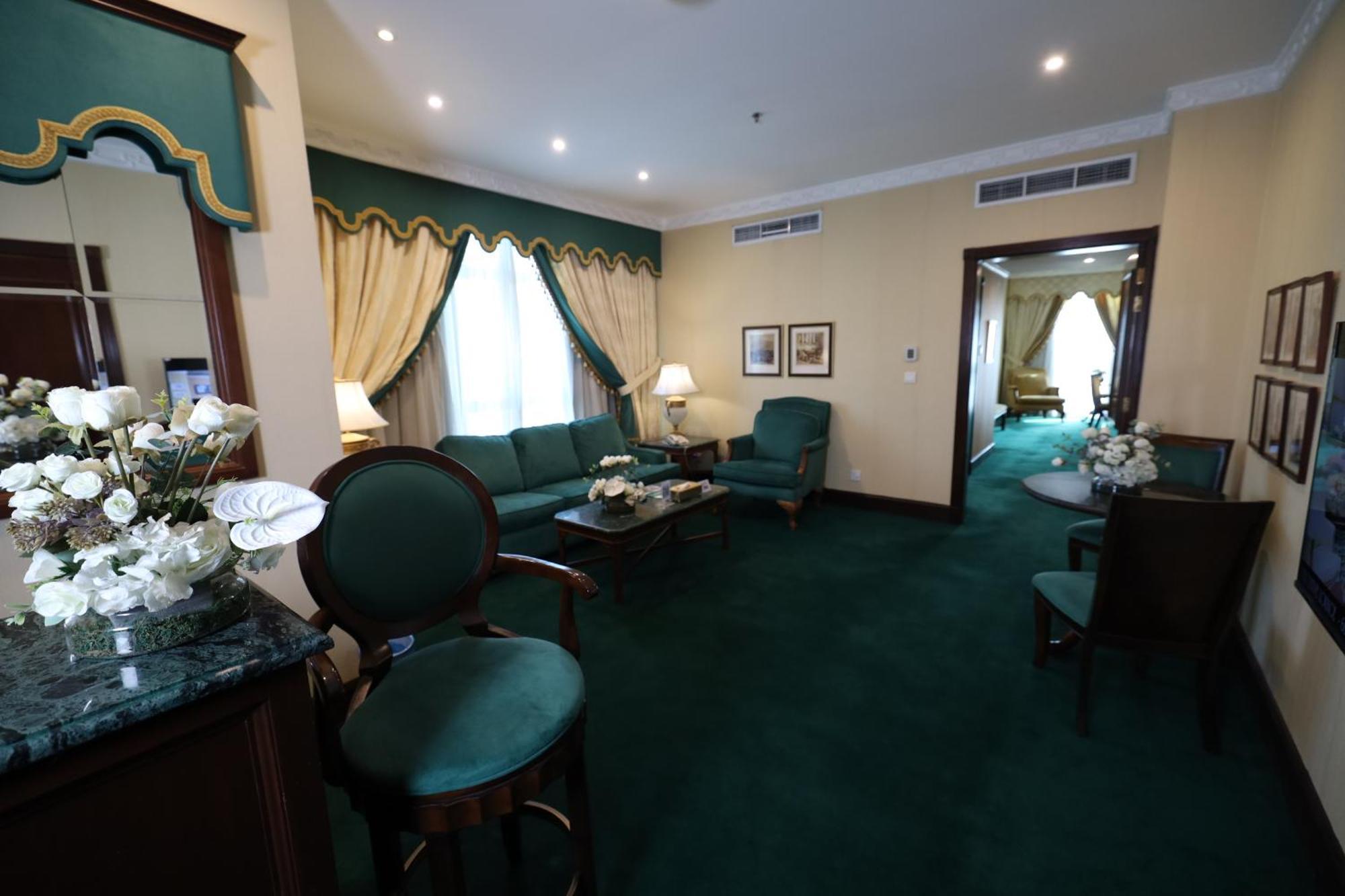 Habitat All Suites, Al Khobar Eksteriør billede A suite at the hotel
