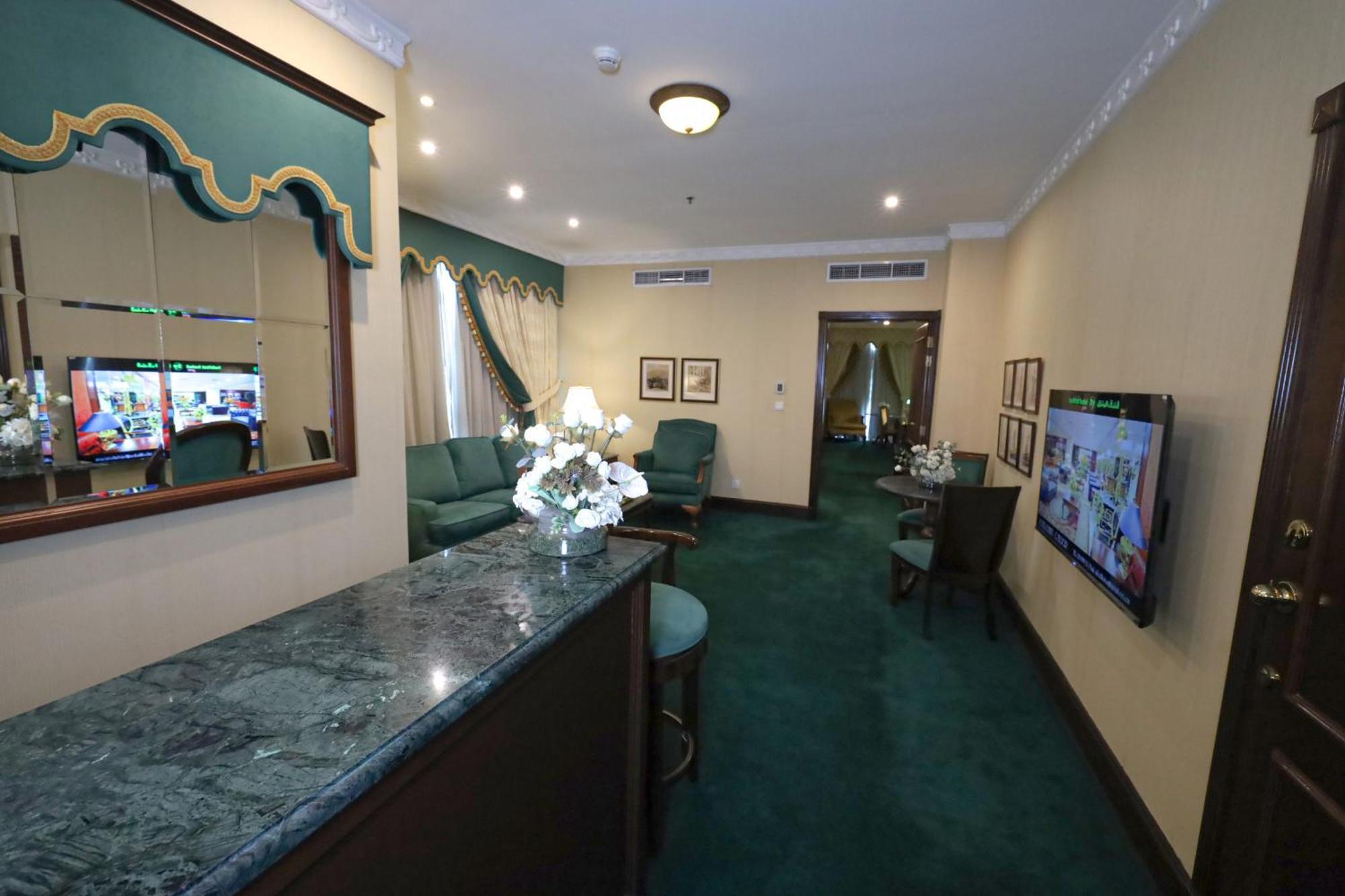 Habitat All Suites, Al Khobar Eksteriør billede The Green Room