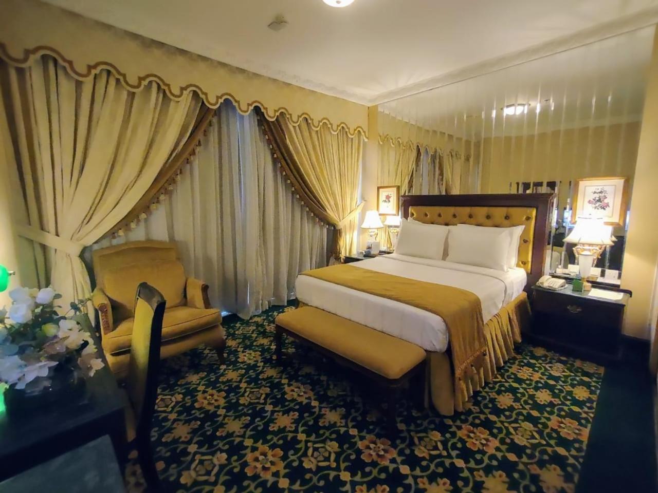 Habitat All Suites, Al Khobar Eksteriør billede A bedroom at the hotel